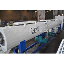 Línea de producción de tubería de plástico y tubería de extrusión de tuberías de agua / gas PE